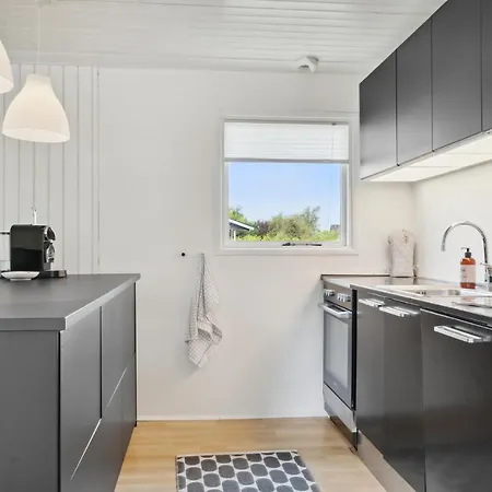 Nice Home In Idestrup With Wifi Feriehus