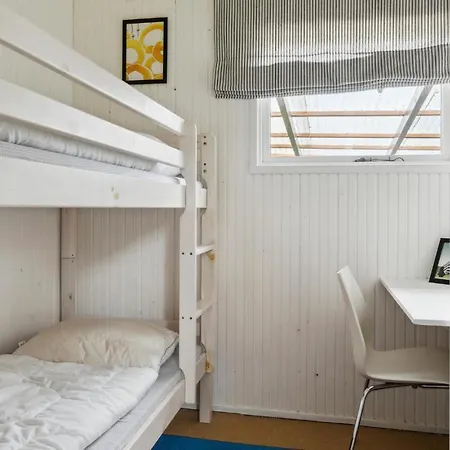 Nice Home In Idestrup With Wifi Feriehus